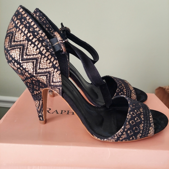 Anthropologie Raphaella Booz Black and Gold Lace Heels 9M - Picture 6 of 9